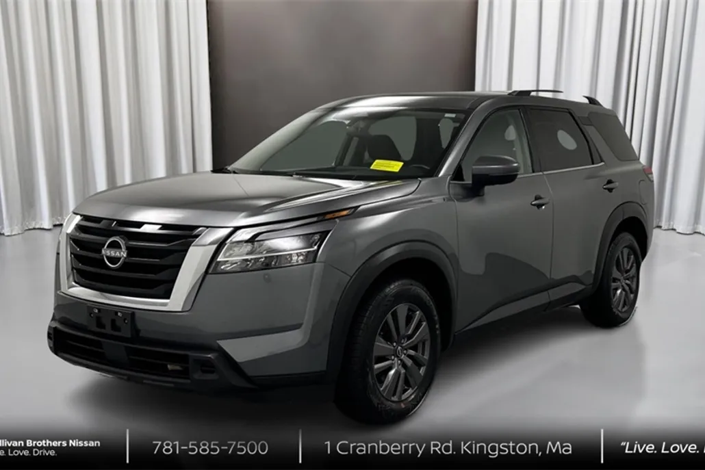 2022 Nissan Pathfinder SV photo 1