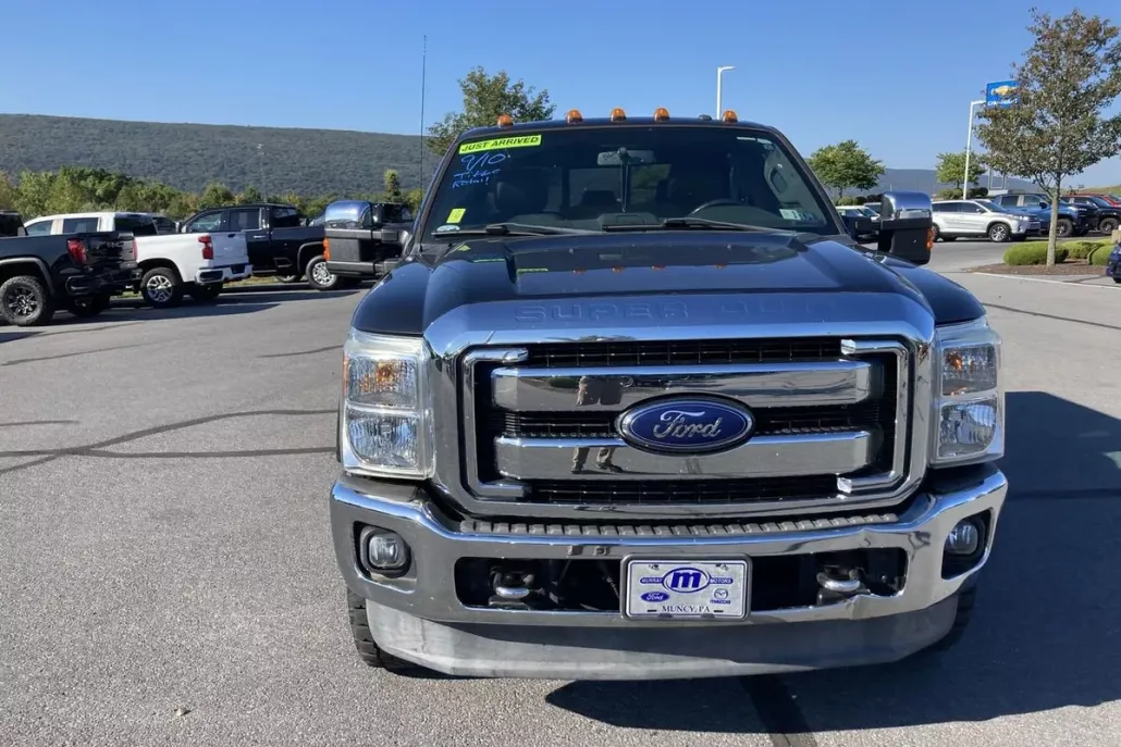 2013 Ford F-250 Lariat photo 1