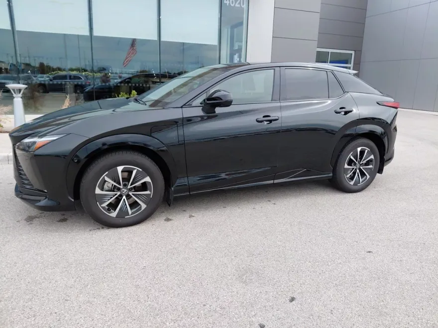 2024 Lexus RZ 450e Premium photo 1