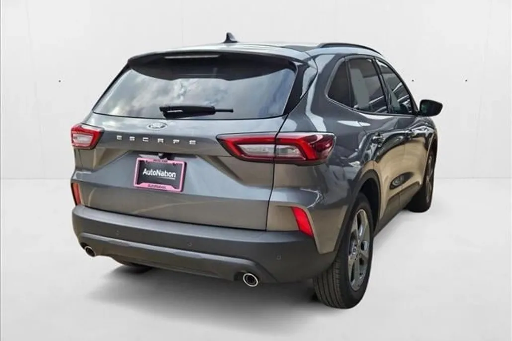 2025 Ford Escape ST-Line photo 1