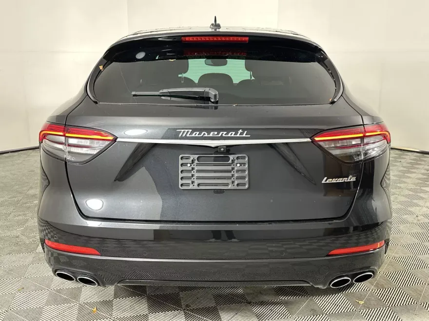 2022 Maserati Levante GT photo 1