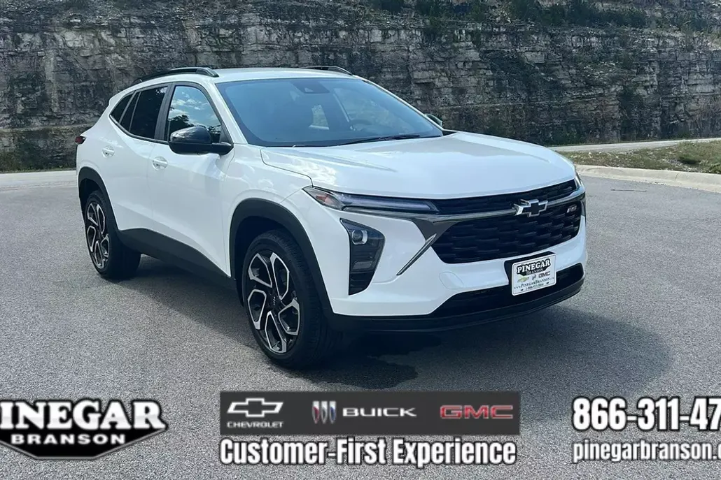 2025 Chevrolet Trax photo 1