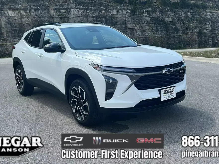 2025 Chevrolet Trax photo 1