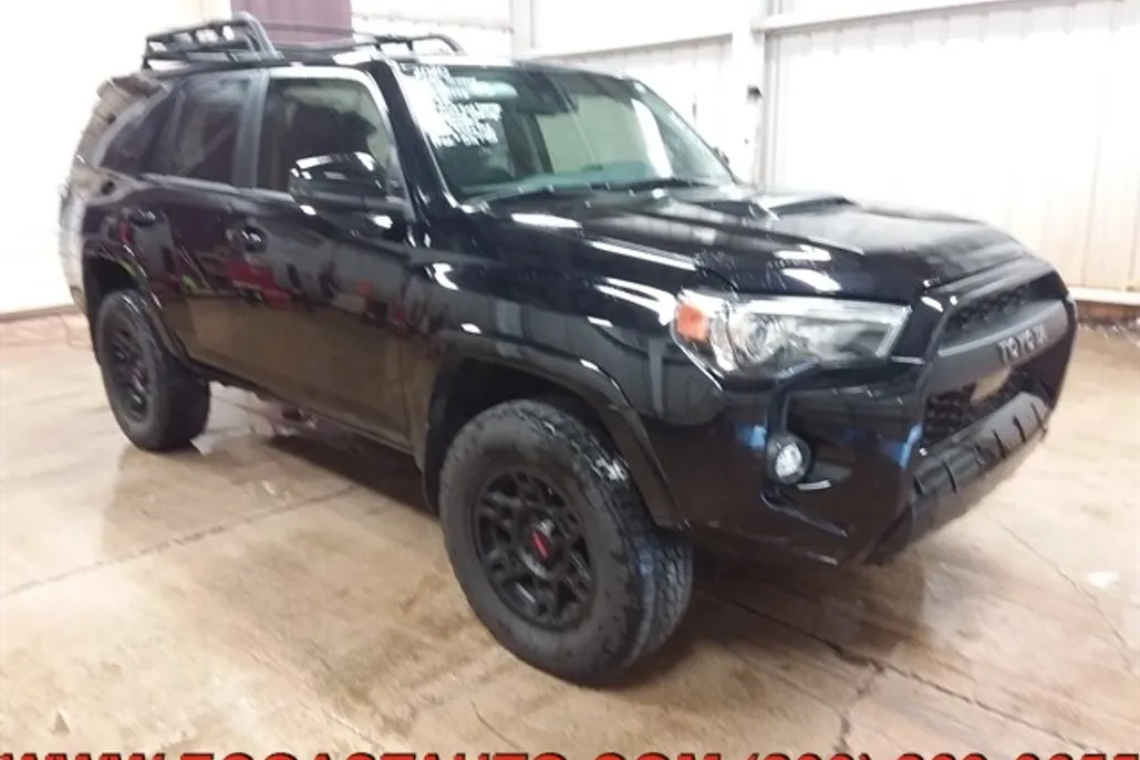 2020 Toyota 4Runner SR5 photo 1