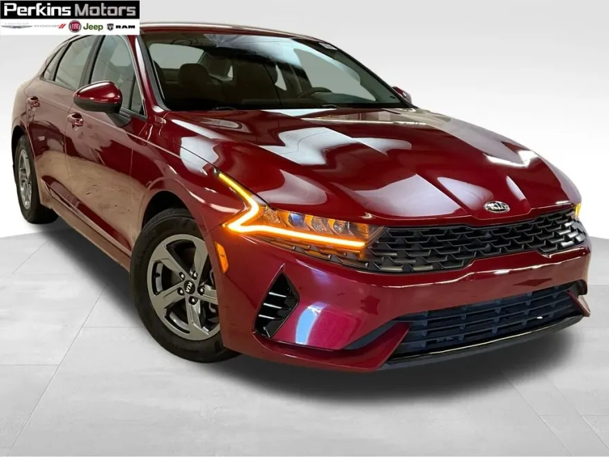 2021 Kia K5 LXS photo 1