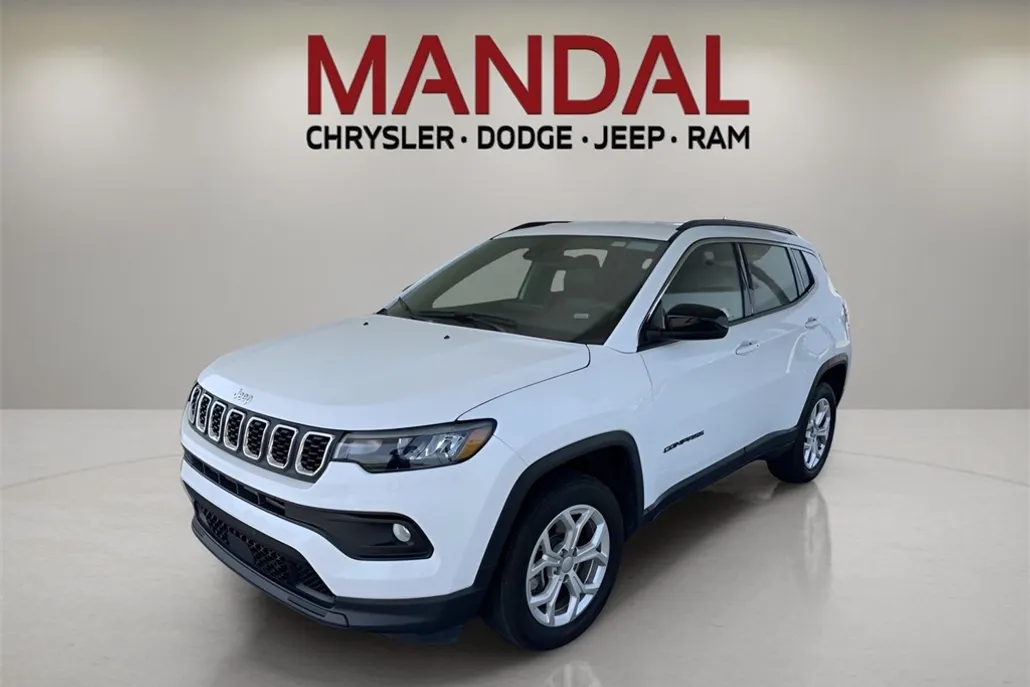 2024 Jeep Compass Latitude photo 1