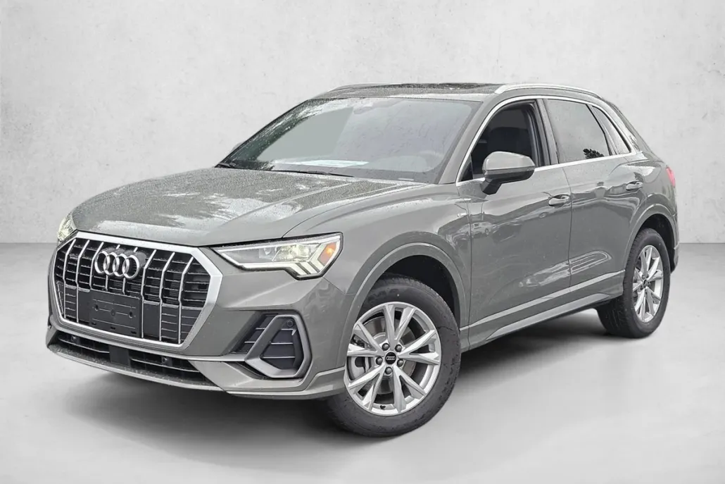 2024 Audi Q3 45 TFSI S line Premium photo 1