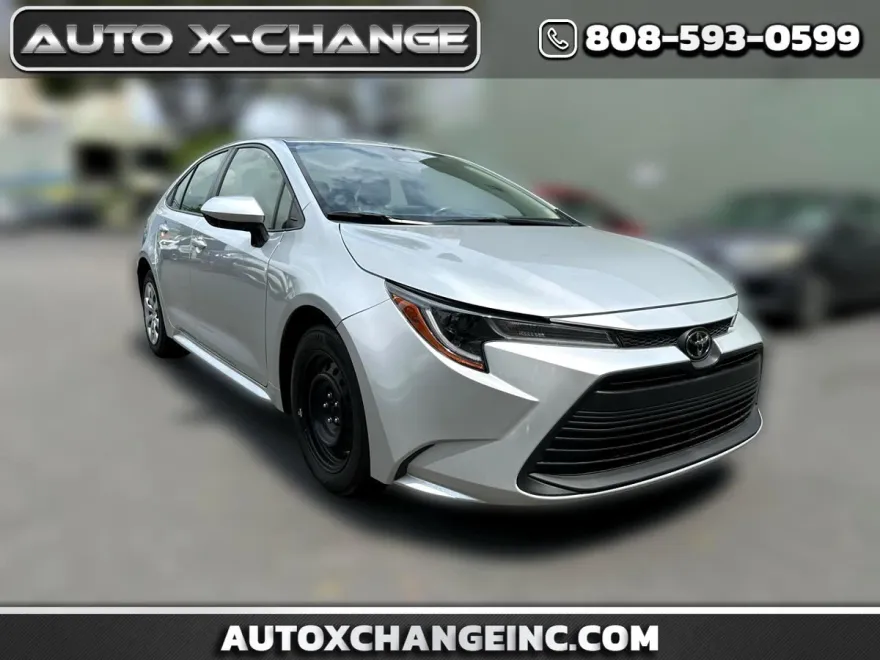 2023 Toyota Corolla LE photo 1
