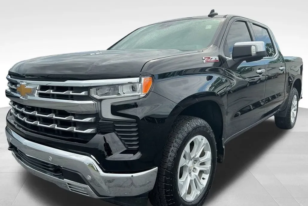 2023 Chevrolet Silverado 1500 LTZ photo 1