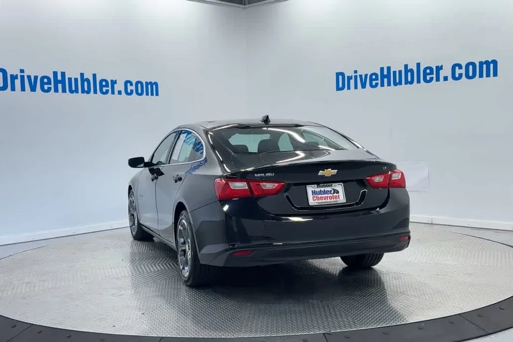 2024 Chevrolet Malibu 1LT photo 1
