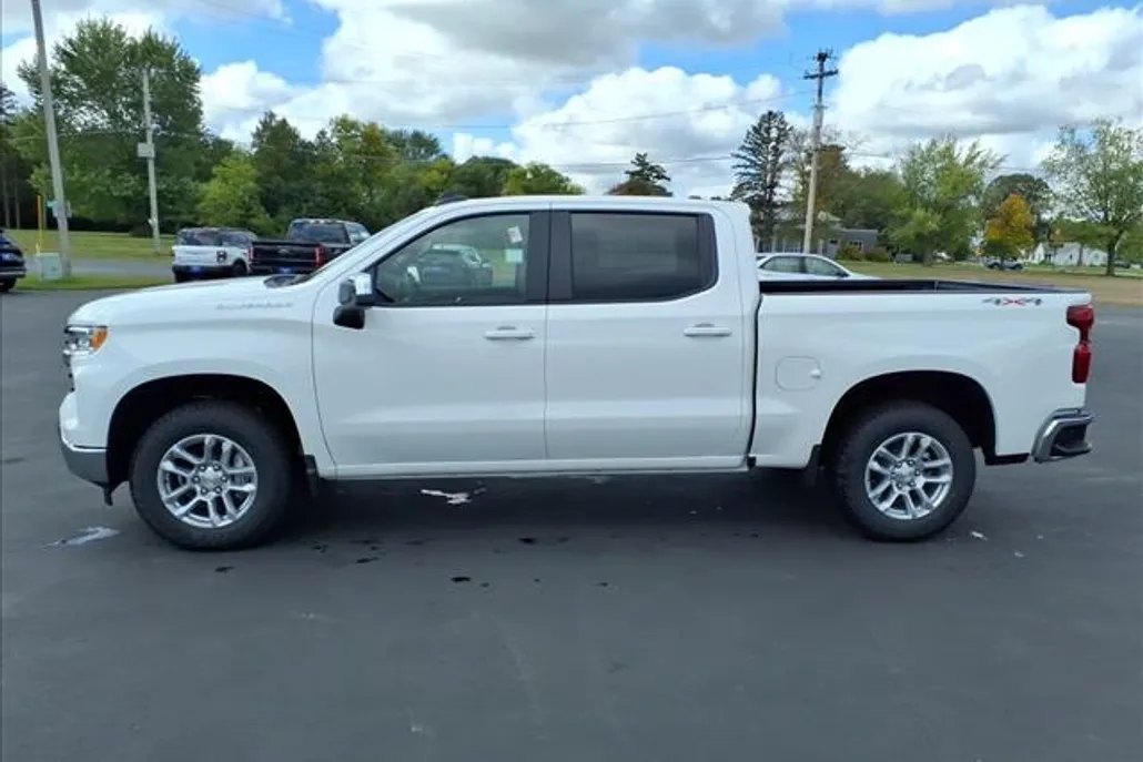2026 Chevrolet Silverado 1500 LT photo 1