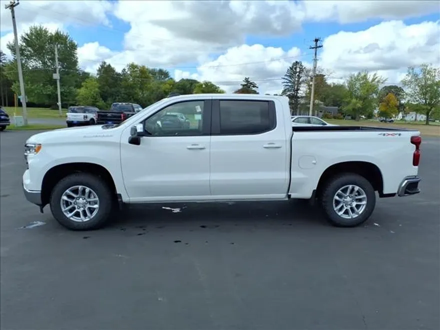 2026 Chevrolet Silverado 1500 LT photo 1