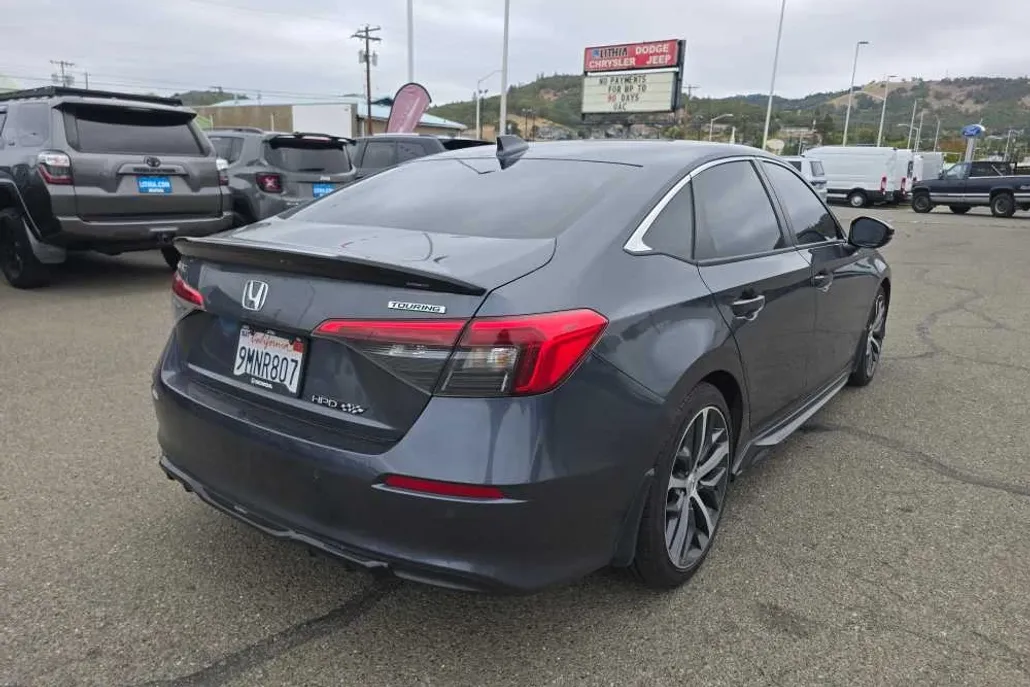 2022 Honda Civic Touring photo 1