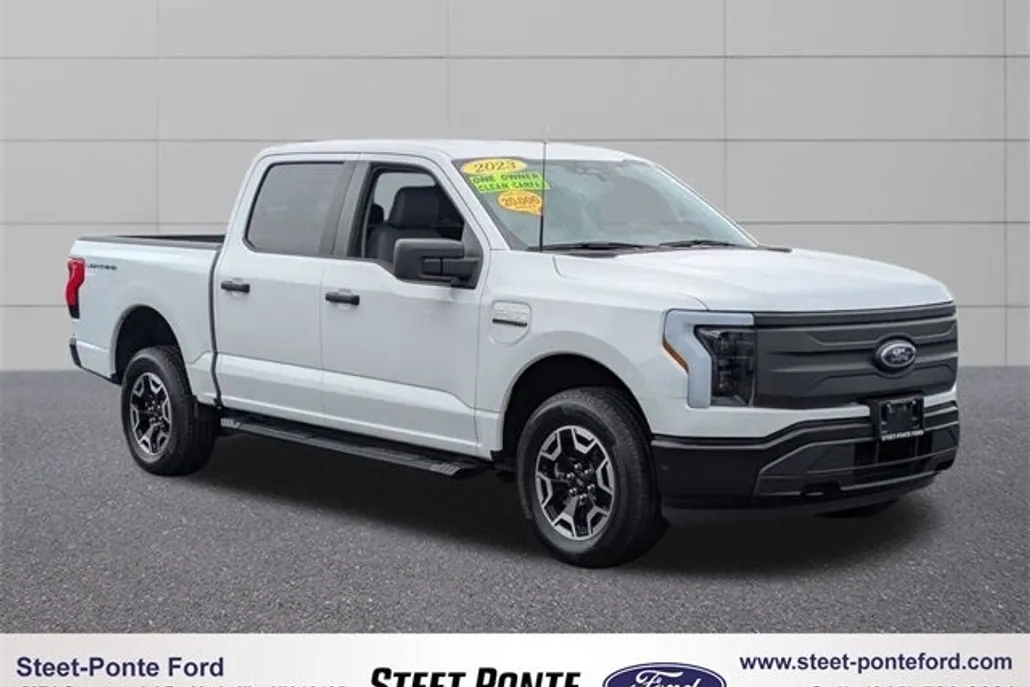2023 Ford F-150 Lightning photo 1