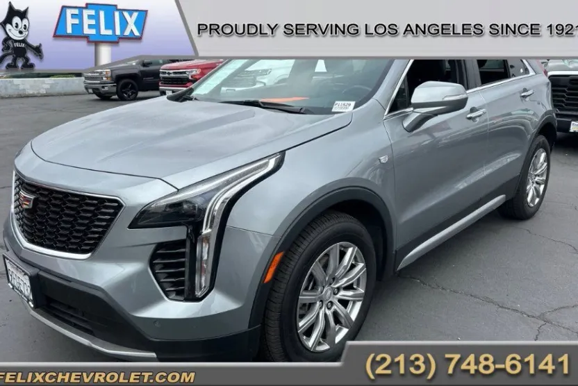 2023 Cadillac XT4 Premium Luxury photo 1