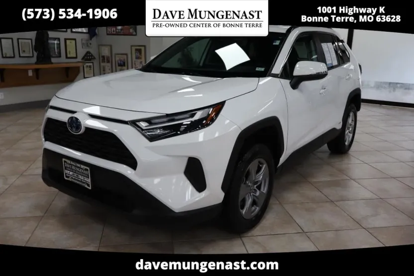 2023 Toyota RAV4 XLE photo 1