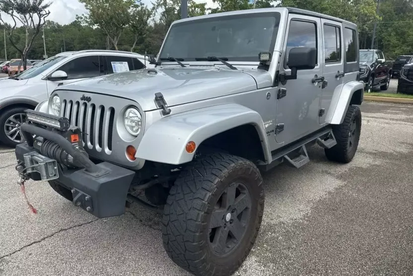 2008 Jeep Wrangler Unlimited Sahara photo 1