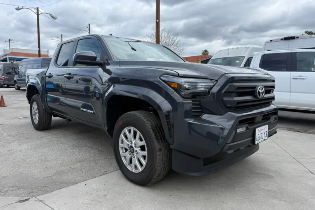 2024 Toyota Tacoma SR5 photo 1