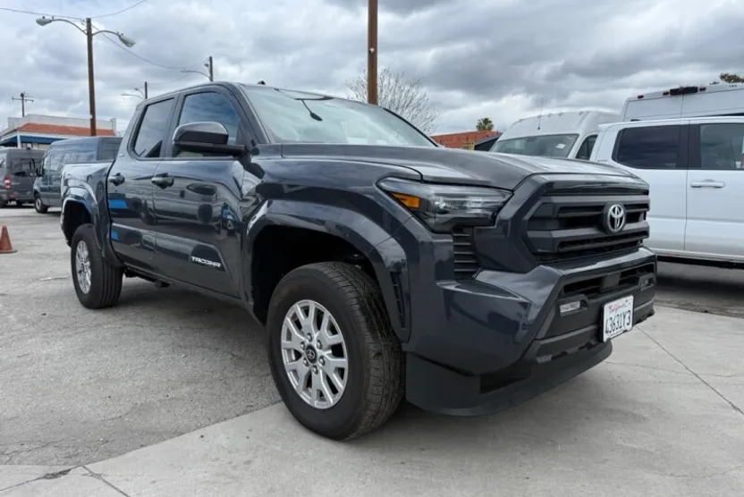 2024 Toyota Tacoma SR5 photo 1