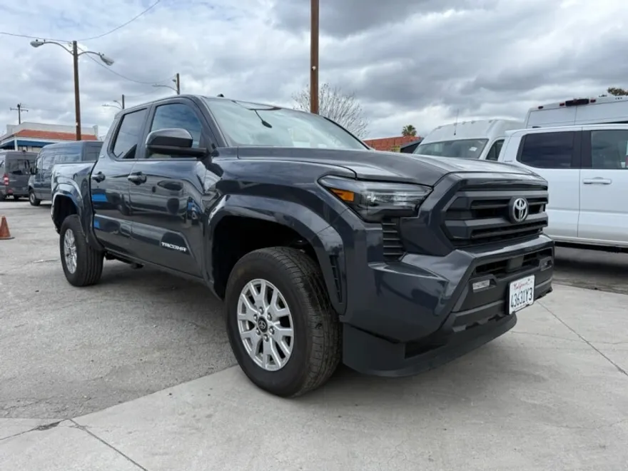 2024 Toyota Tacoma SR5 photo 1