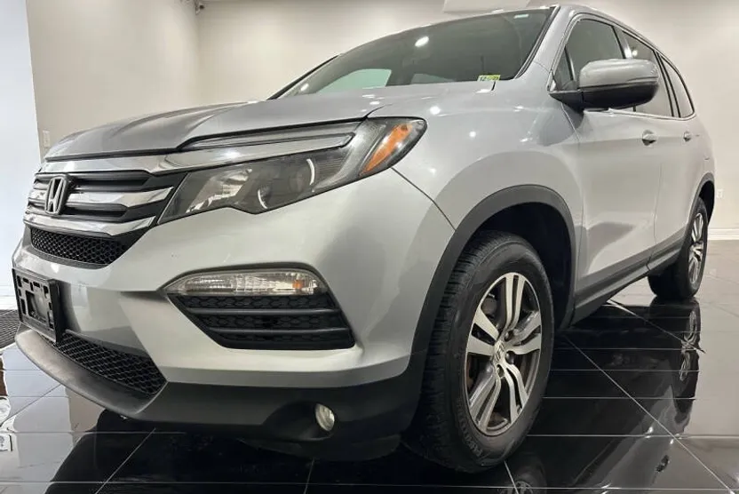 2017 Honda Pilot EX photo 1