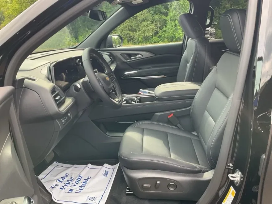 2026 Chevrolet Traverse photo 1