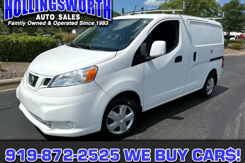 2017 Nissan NV200 SV photo 1