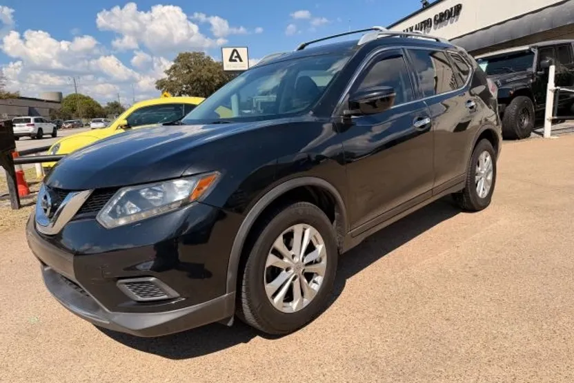 2016 Nissan Rogue SV photo 1