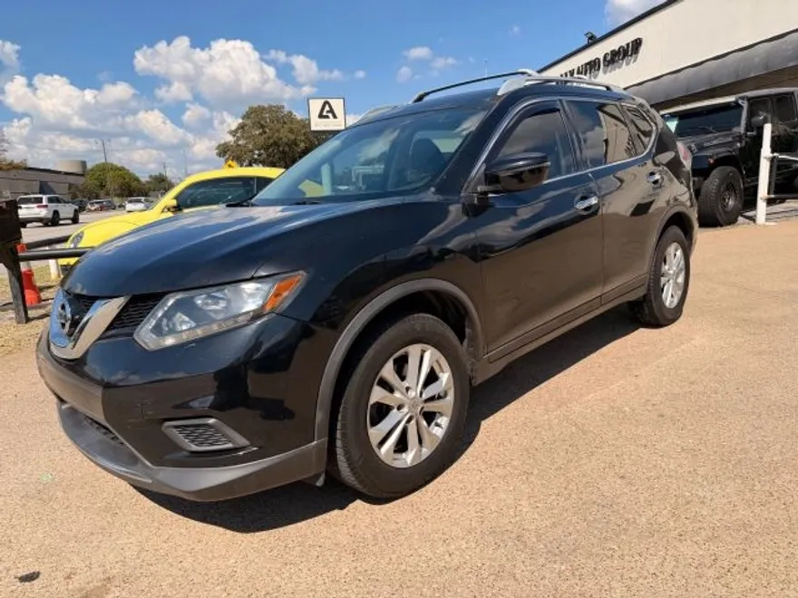 2016 Nissan Rogue SV photo 1