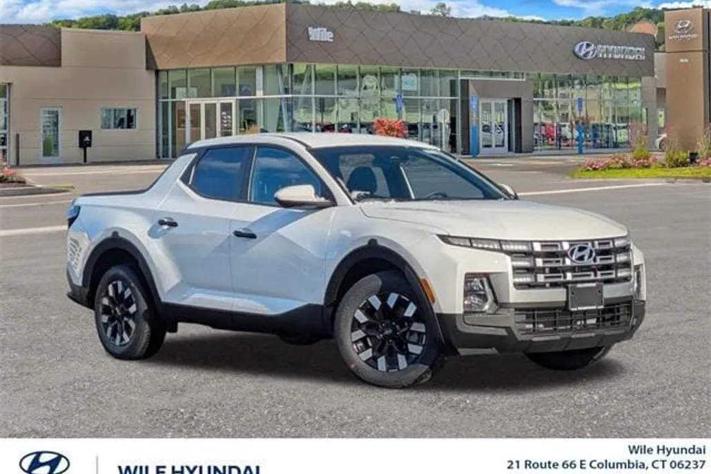 2025 Hyundai Santa Cruz SE photo 1
