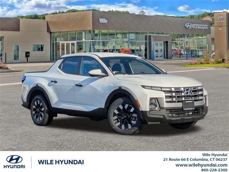 2025 Hyundai Santa Cruz SE photo 1