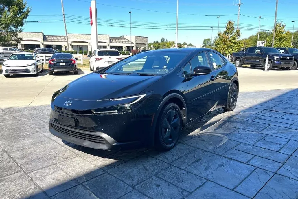 2026 Toyota Prius LE photo 1