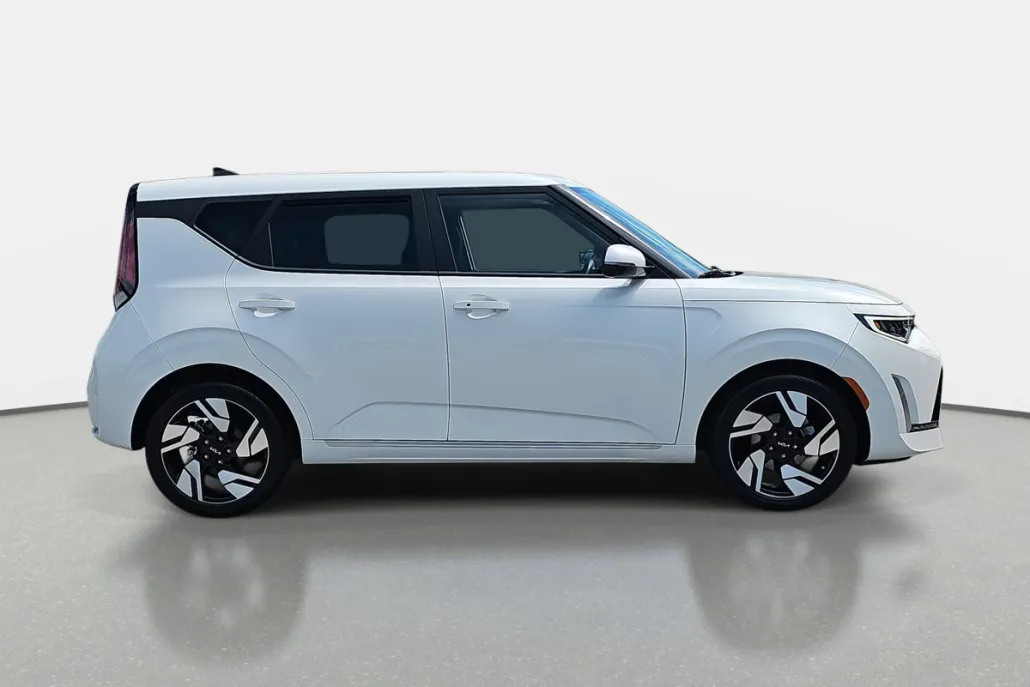 2023 Kia Soul GT-Line photo 1