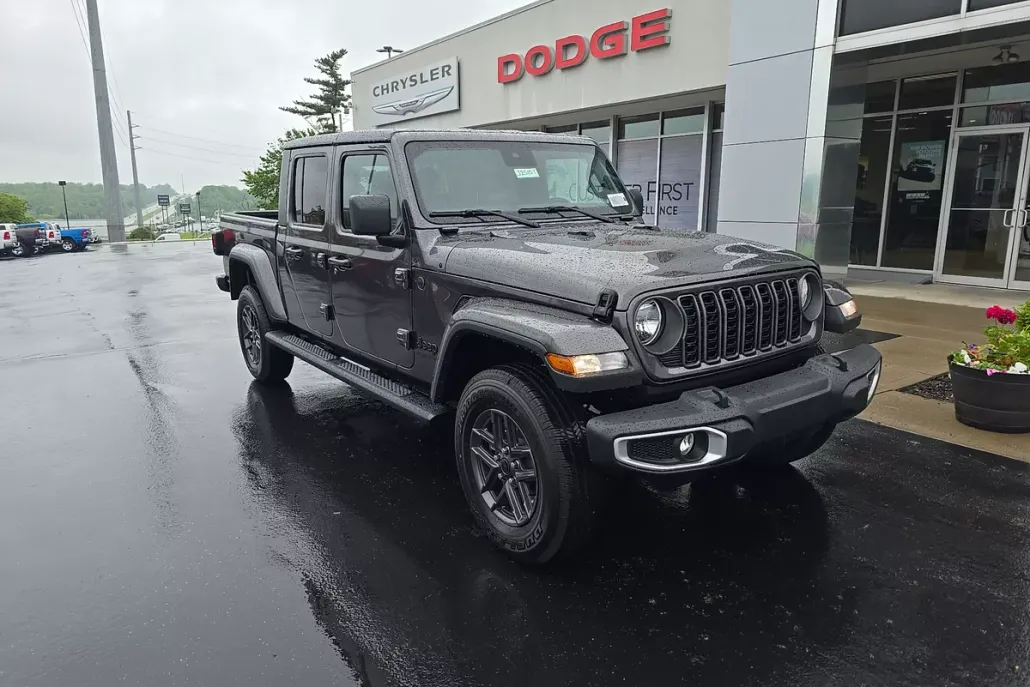 2025 Jeep Gladiator Sport S photo 1