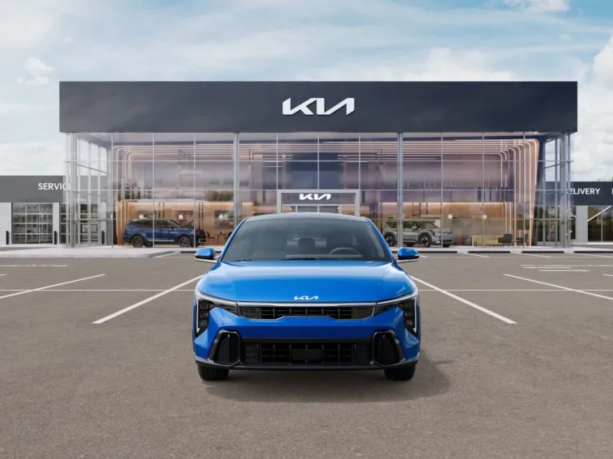 2025 Kia K4 GT-Line photo 1