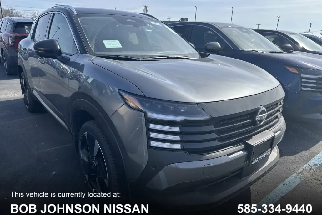 2025 Nissan Kicks SR photo 1