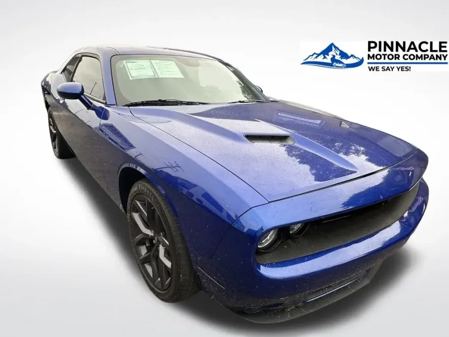 2021 Dodge Challenger SXT photo 1