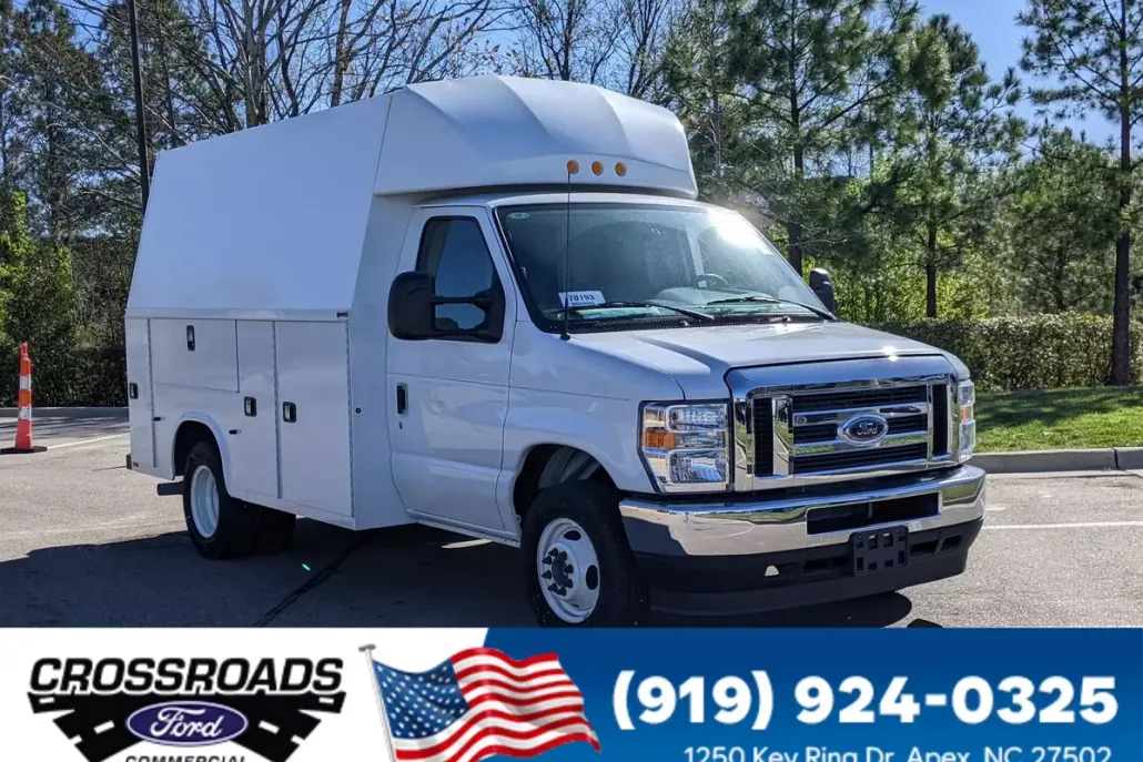 2025 Ford E-350 Base photo 1