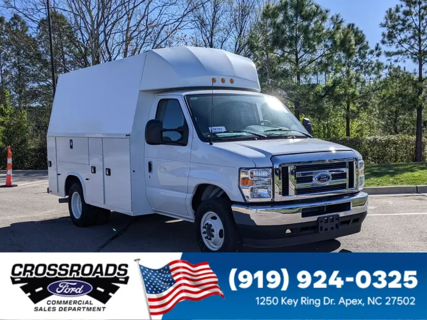 2025 Ford E-350 Base photo 1