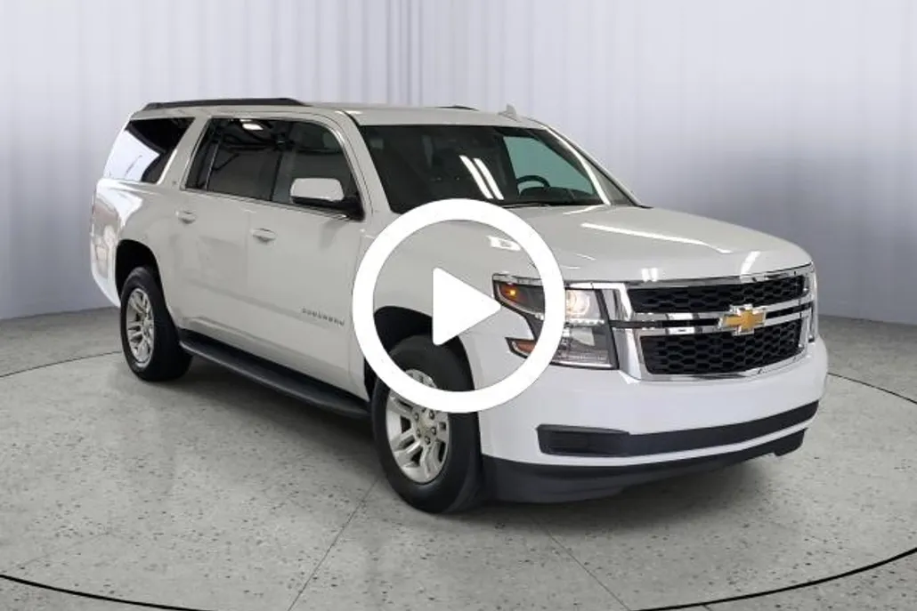 2019 Chevrolet Suburban LT photo 1