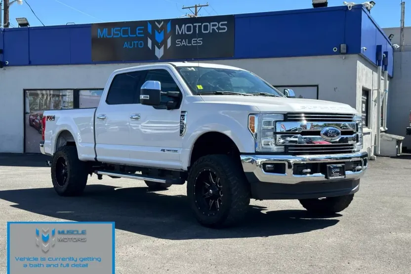 2018 Ford F-350 Lariat photo 1