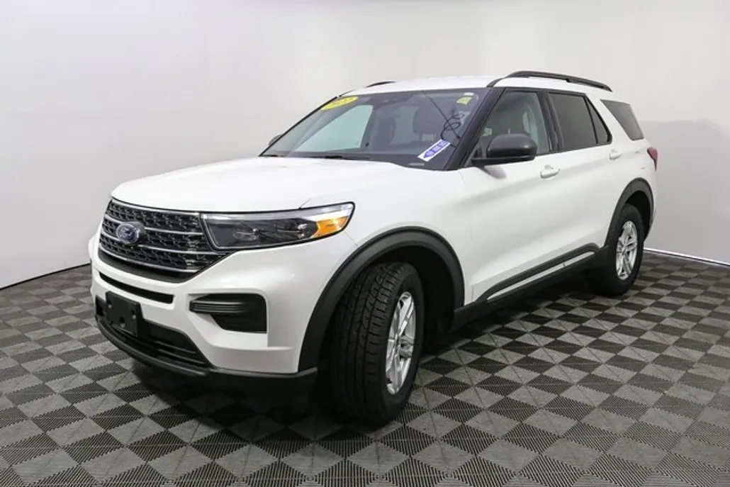 2022 Ford Explorer XLT photo 1