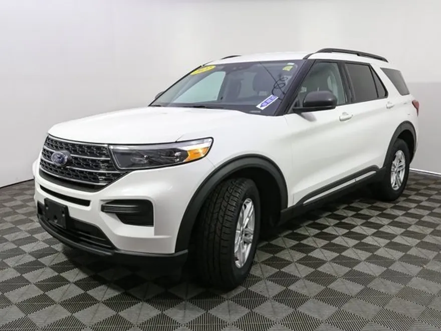 2022 Ford Explorer XLT photo 1