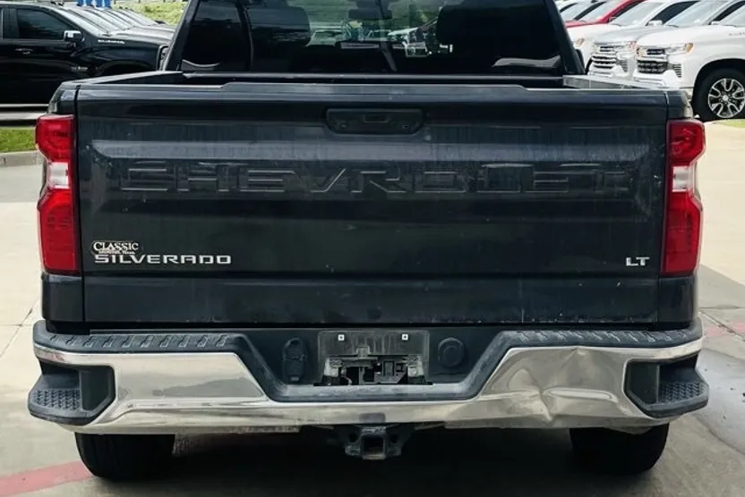 2022 Chevrolet Silverado 1500 LT photo 1