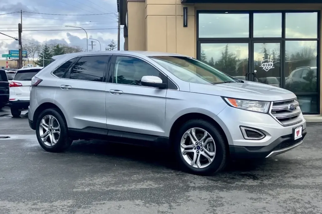2015 Ford Edge Titanium photo 1