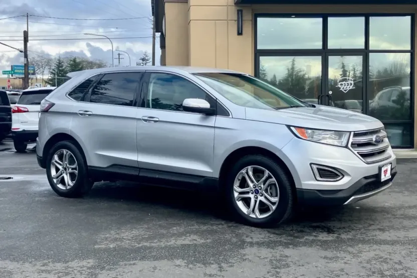 2015 Ford Edge Titanium photo 1