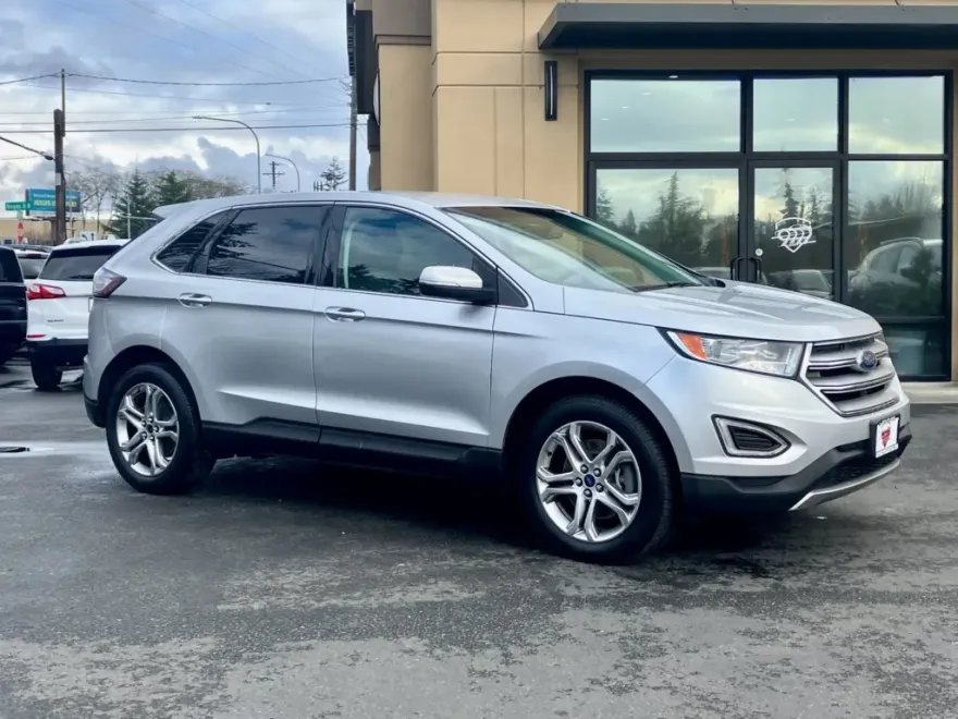 2015 Ford Edge Titanium photo 1