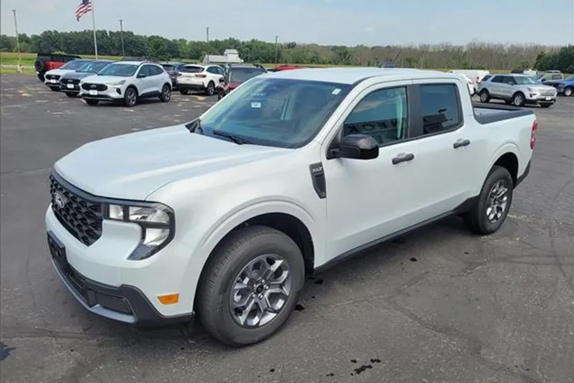 2025 Ford Maverick XLT photo 1