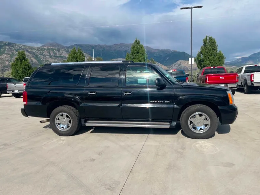 2003 Cadillac Escalade ESV photo 1
