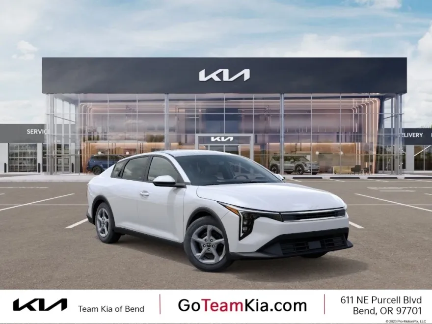 2025 Kia K4 LXS photo 1